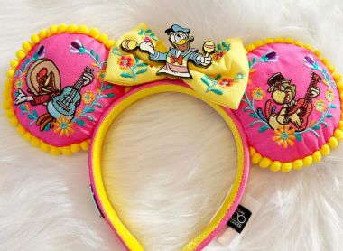 新垣里沙、ディズニー愛全開！カチューシャコレクションを披露