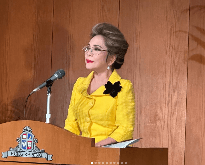 デヴィ夫人、関西学院大学で「日本とインドネシアのつながり」について講演