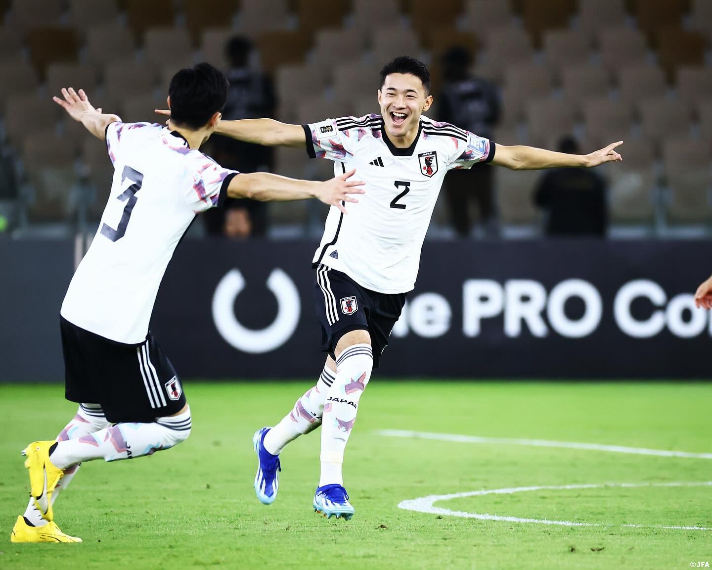 代表初ゴールの要因は「久保への媚び売り」!? 菅原由勢がシリア戦を振り返る