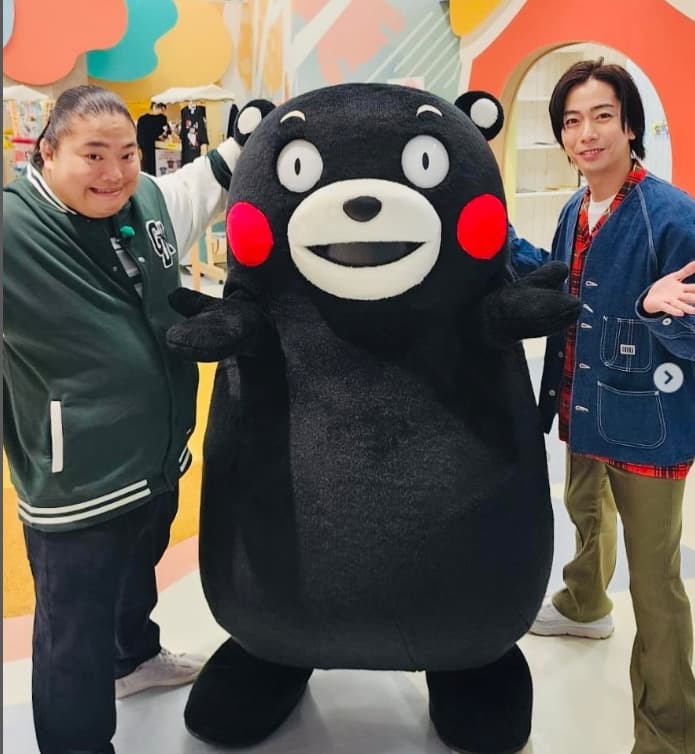 「久々の共演！」河合郁人、人気マスコットキャラクター＆『VIVANT』で大活躍した俳優との3Sが話題に！