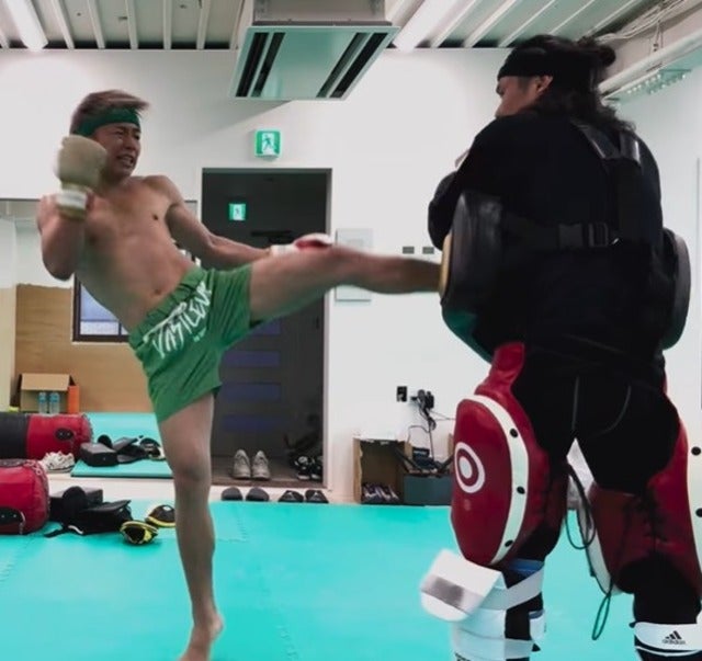 武尊がクリスマスにも気合を入れてトレーニング！