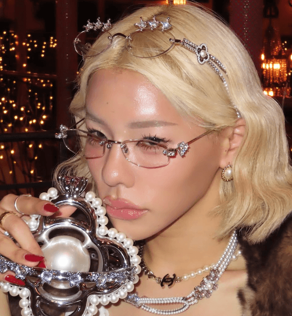 人気YouTuber・とうあ、「女王感半端ない」コーデ公開