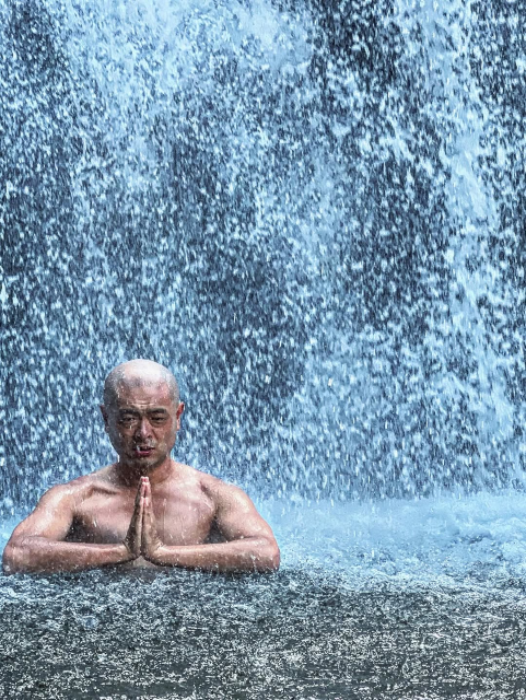 もはや修行僧にしか見えない!?あばれる君、インスタアップの