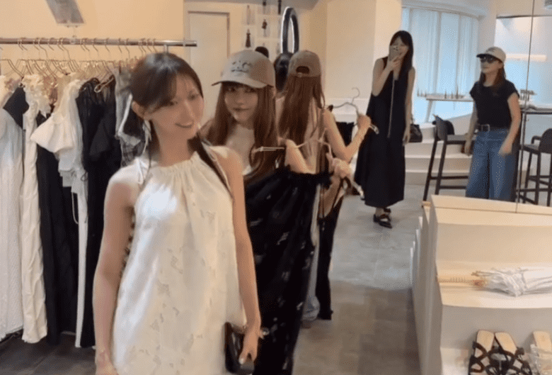 益若つばさ、鈴木奈々らと楽しそうに洋服選びを楽しむ動画に反響！「こういう動画貴重なのでもっとみたいです」