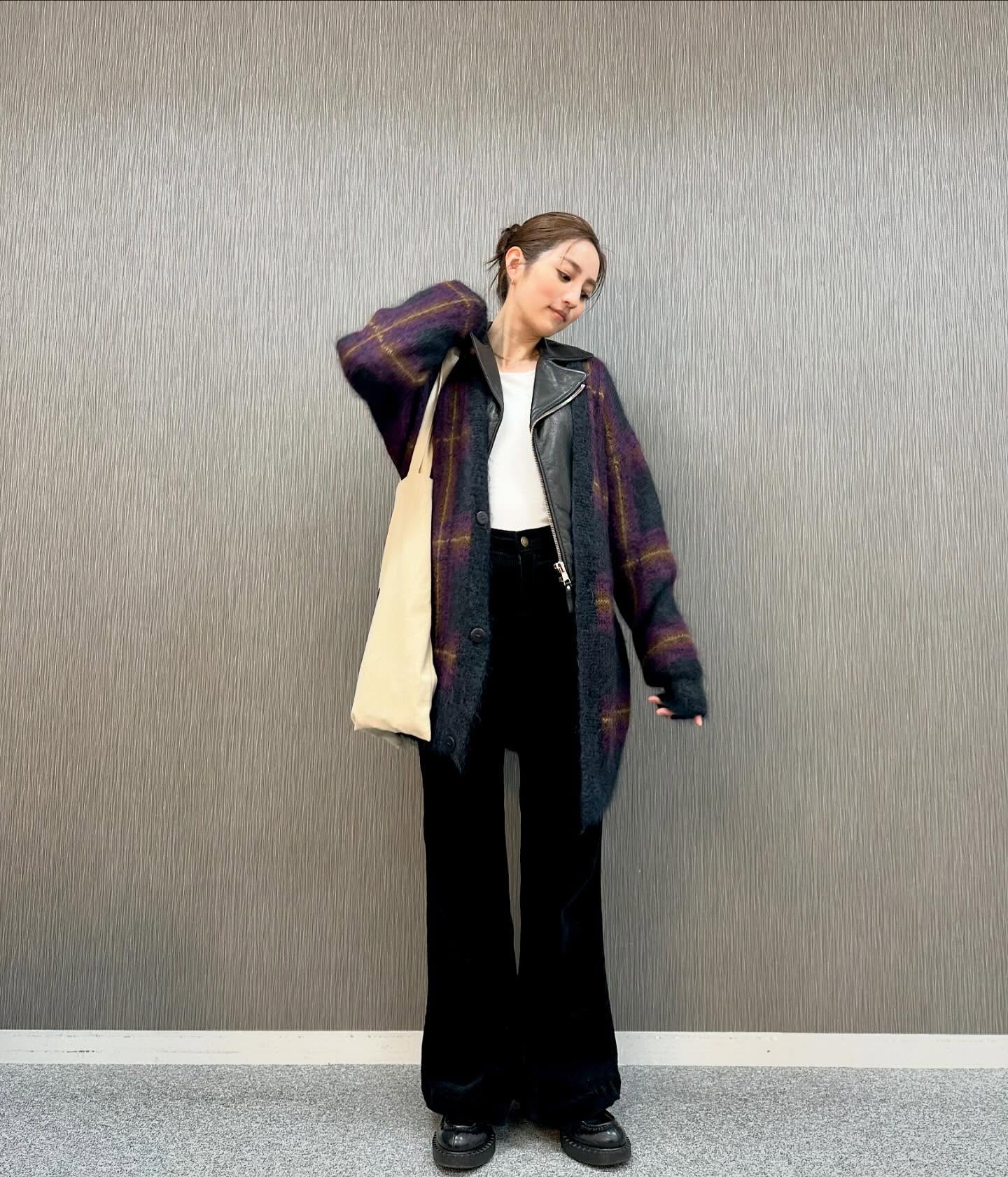 「脚ながすぎません？」ファンも困惑する抜群なスタイルにネット民脳殺