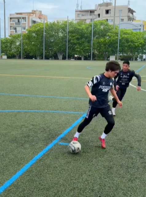 実践で使える！サッカーコーチ・Takuya  鮮やかに相手を躱すテクニックを披露！