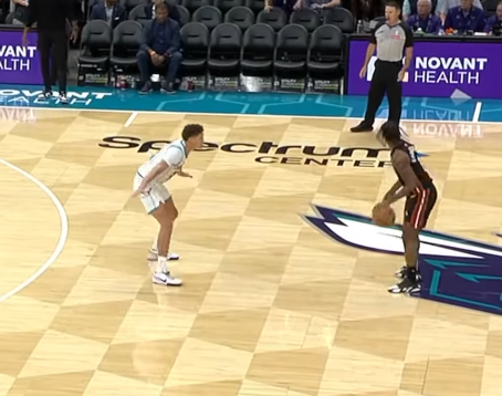 NBA 衝撃のブロック連発！ホーネッツの若き守護神が魅せた圧巻プレー集が話題沸騰中！