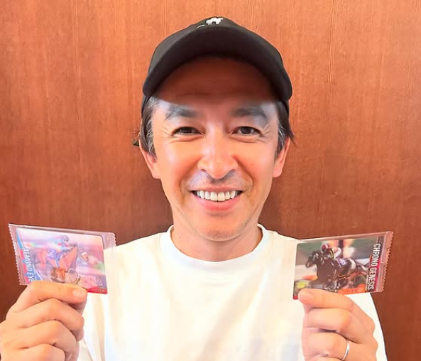 「神引きならぬ神妻引き？」福永祐一、“サラブレッドホースコレクション”でサインカード封入率驚きの公開！