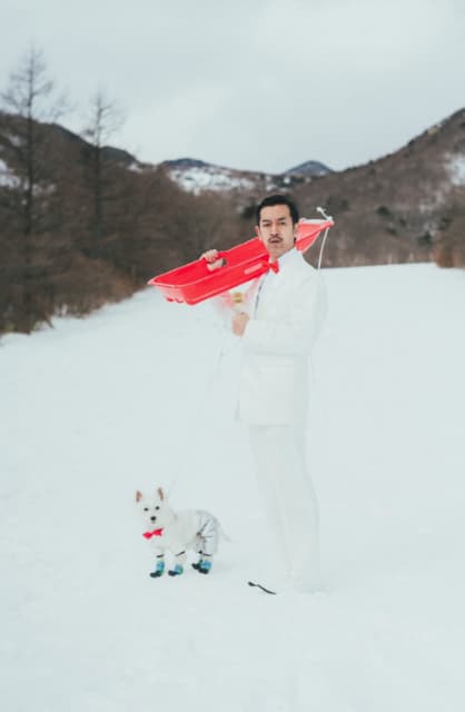 「懐かしい！左から左！！」一大ブームを巻き起こした人気芸人があまりにも保護色な写真を公開！