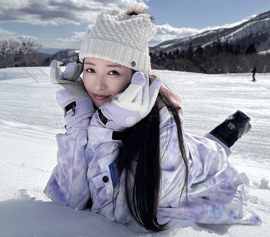 「銀世界に、女神が舞い降りた」人気モデル、ゲレンデで”わがまま・ショット”を披露！童心に帰ったムービーも話題沸騰！
