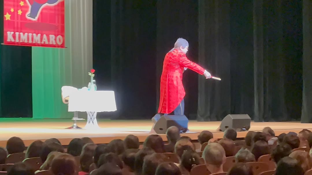 綾小路きみまろ、大阪ホールで“爆笑スーパーライブ”満員御礼報告！