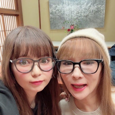 中川翔子 母とのツーショットを公開「素敵親子です」