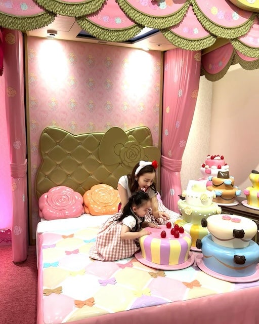 板野友美が親子でピューロランドに「何枚目がすき？」