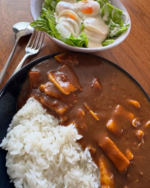 小沢仁志、朝からカレー本能全開。無性に喰いたくなる漢の一皿でバタバタの一日を蹴り出す