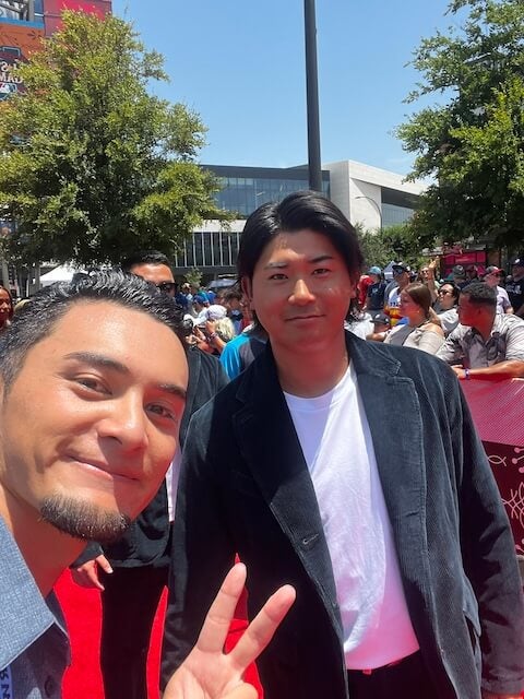 現在はLA在住の元プロ野球選手がMLBオールスターに潜入！今永との2ショットが話題に
