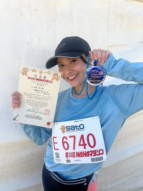 元アイドルがNAHAマラソンでサブ4.5達成！有言実行する姿にファンから尊敬の眼差し