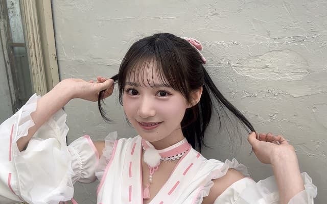 「魔法少女系アニメに出てきそうな可愛さ」グラドル 横野すみれの”ピンク巫女”姿にファン大絶賛！