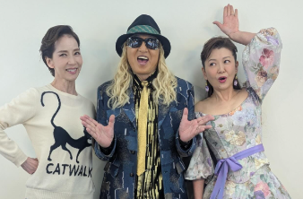 「豪華すぎる３ショット！」増田惠子、南野陽子＆DJ KOOと笑顔の共演