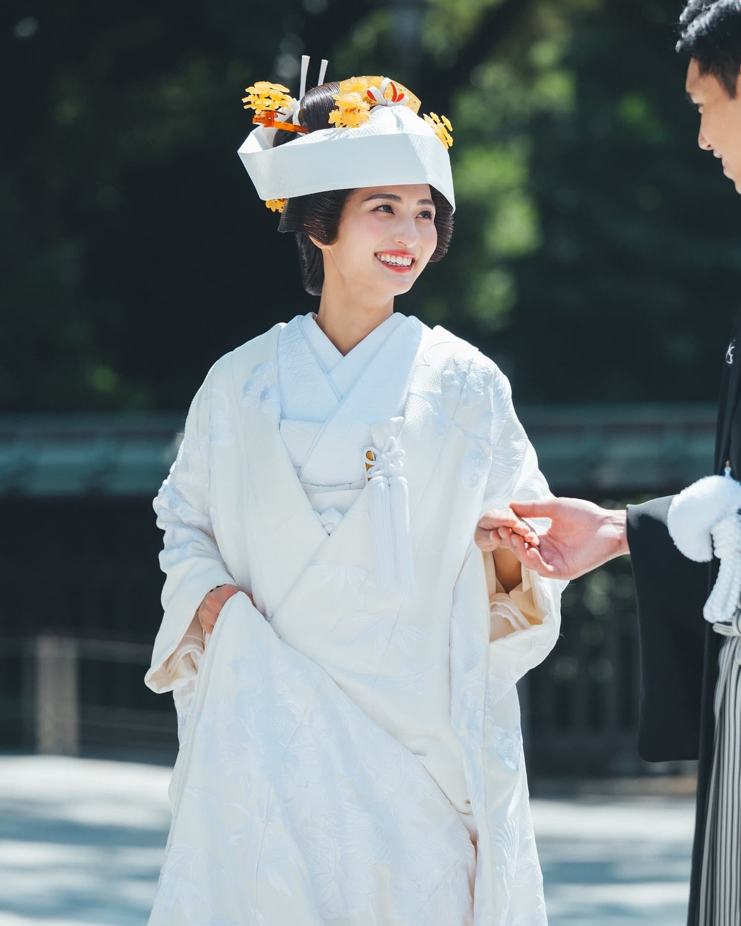 「夫婦ともに美しすぎる...！」逃げ恥出演モデルが結婚式を報告