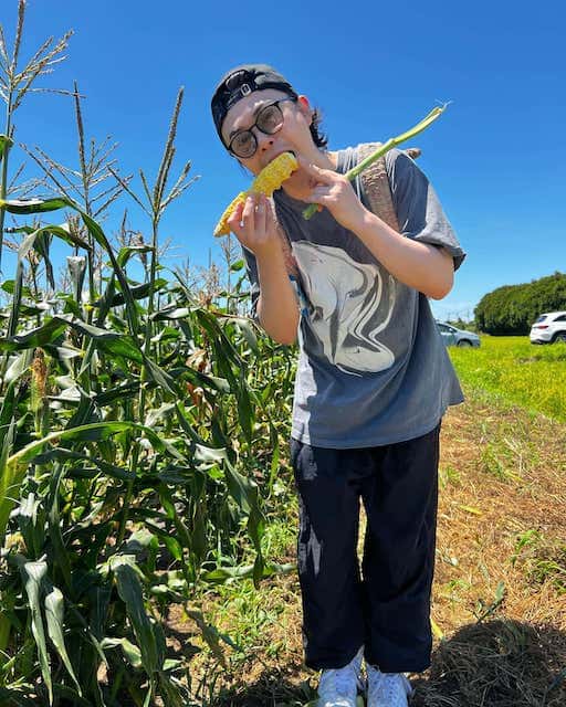 勝地涼が夏の風物詩をパクリ🌽撮影者の正体に驚きの声続出☀️