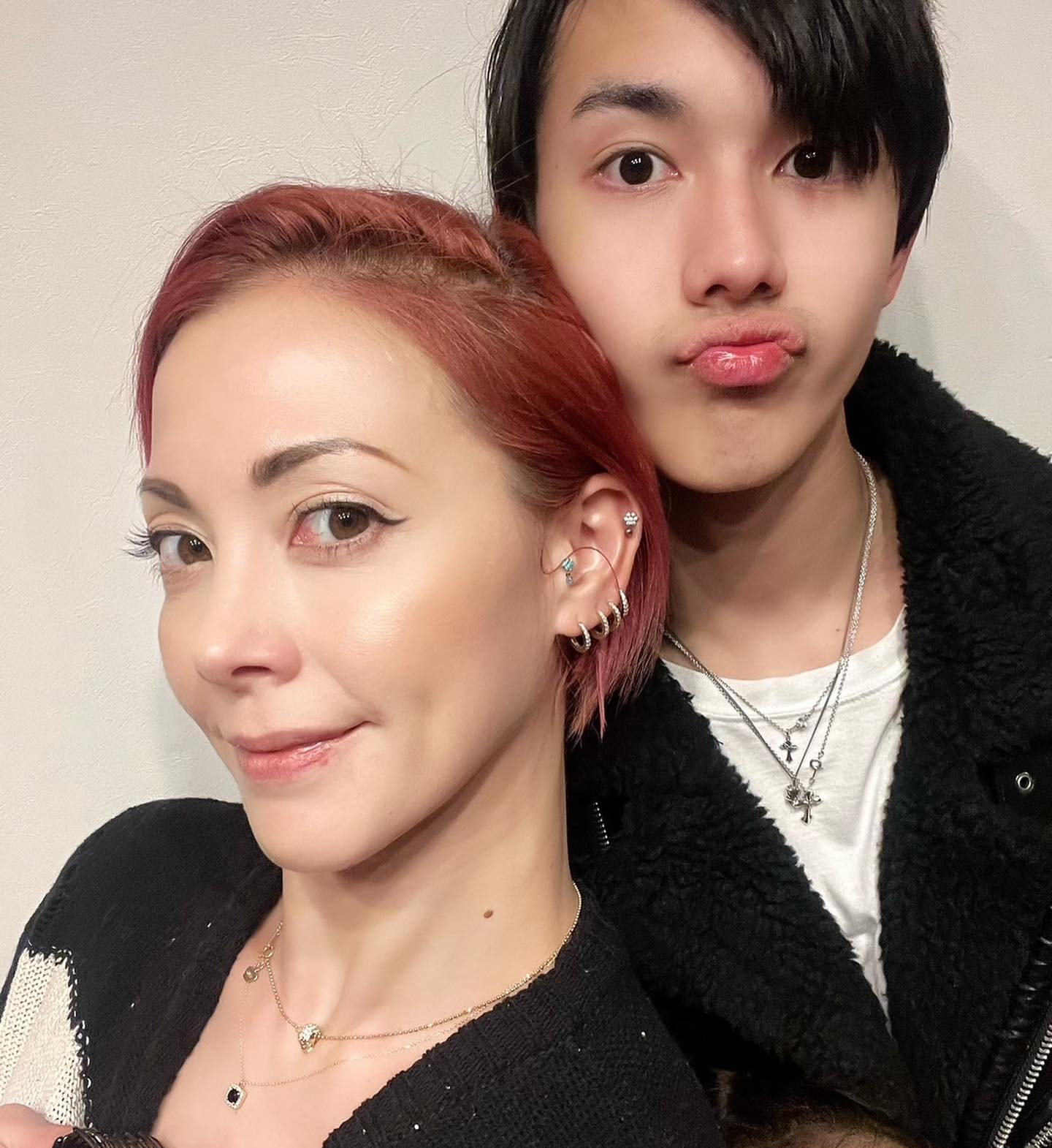 土屋アンナがイケメン長男との親子2S公開💕アンミカも「美男すぎ！！」とコメント🌈