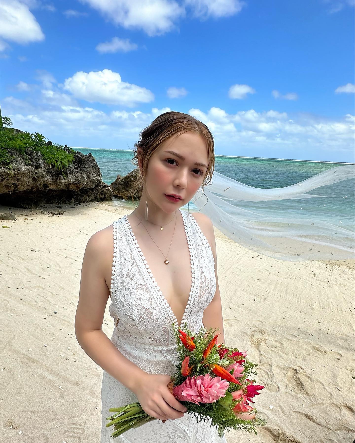 村重杏奈「仲直りのキスする所まで」ウエディングドレス姿でイケメンと結婚！？💍