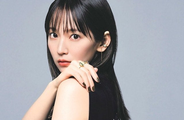 吉岡里帆がインスタを更新🖤 シックな装いが素敵すぎると話題に😻✨