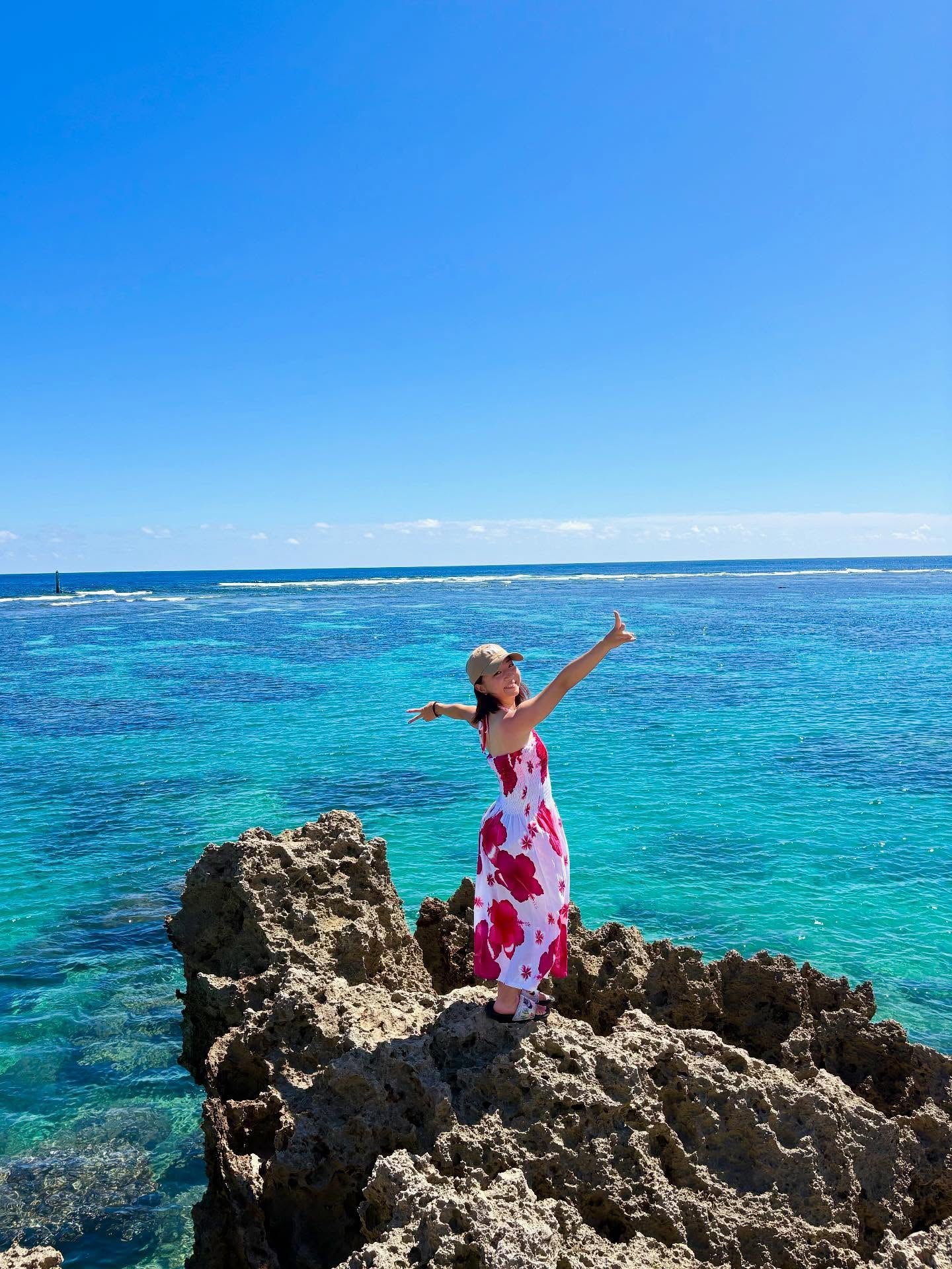 笑顔が弾ける！寺本明日香、宮古島で人生初SUPに挑戦「海が綺麗すぎて感動！」