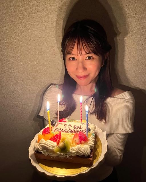 「感謝の気持ちでいっぱいです。」新潟放送・吉田理彩アナ、25歳誕生日のインスタ投稿！ケーキににっこりスマイルが可愛すぎる！