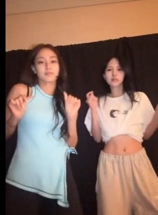 TWICEのジヒョとミナの「スタジアムスーパースター」