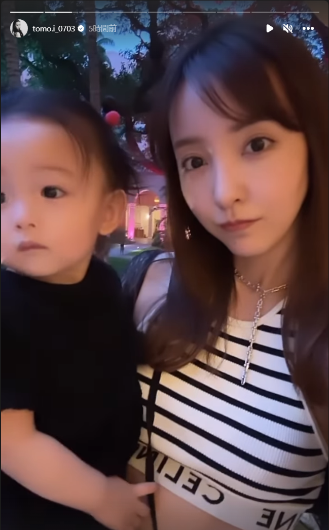 【可愛すぎる親子】板野友美 1歳長女とのハワイでの2ショットが話題