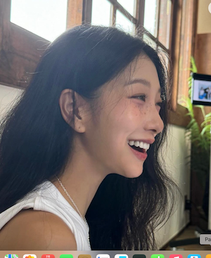 JYPの超人気アイドルにそっくり!? fromis_9ソヨン そばかす写真を公開！