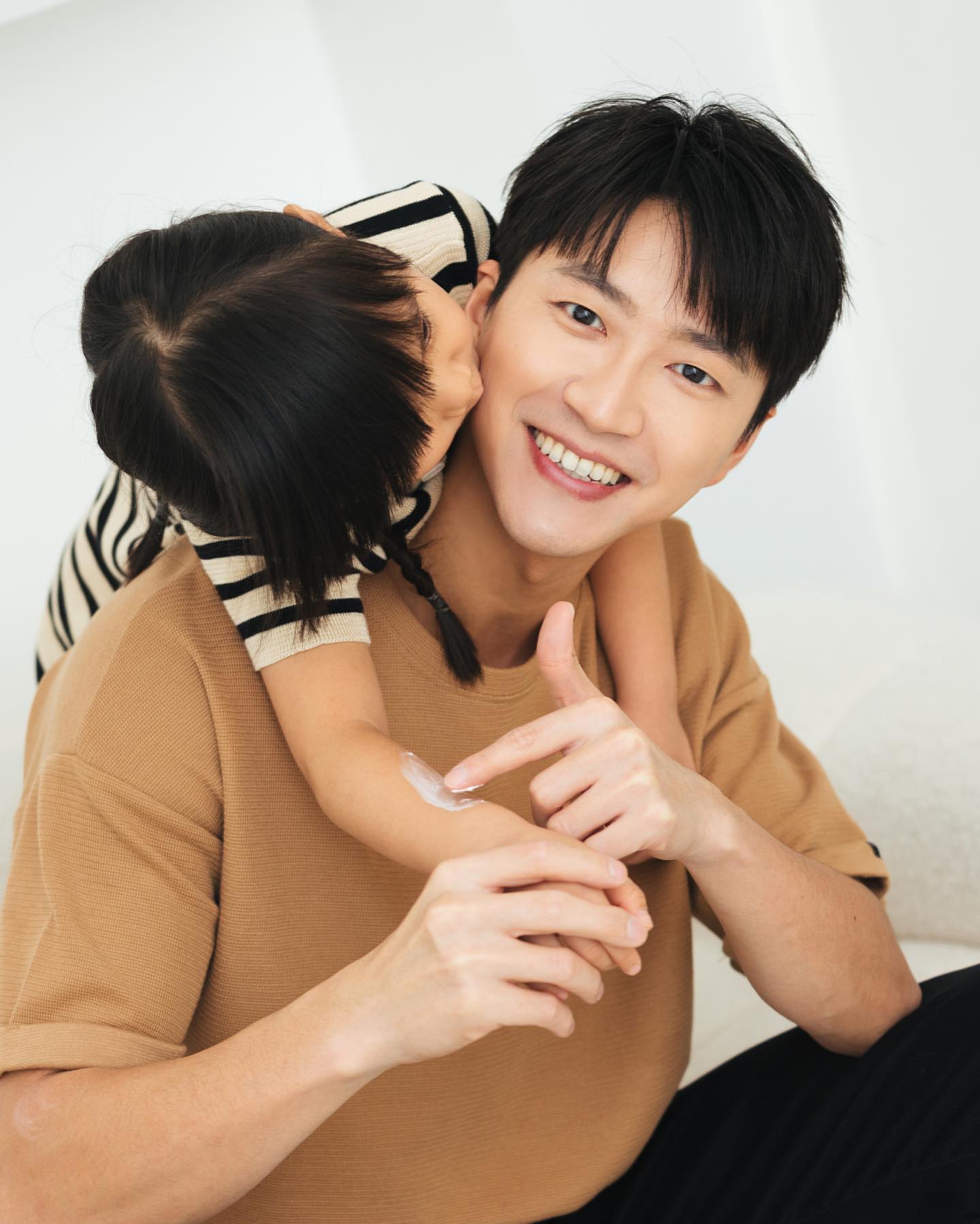 福原愛さん元夫・江宏傑さんが長女との仲良し2Sを公開！「とてもハンサム😍」