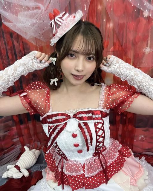 滑り込みギリギリアウト⁉桃月なしこ、バレンタイン投稿は日付またぐも激カワショットに「全然OK！」