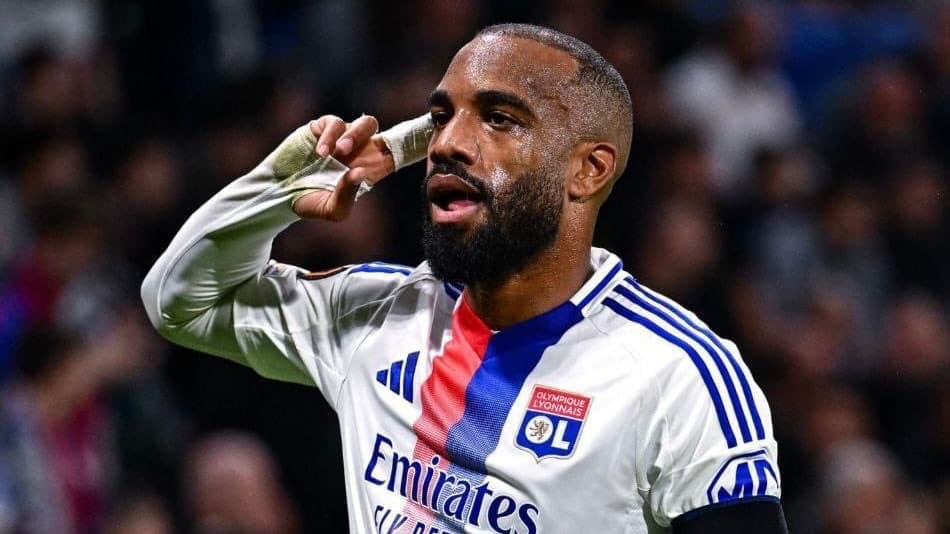 “署名手続き完了か”ラカゼット、NEOM FC移籍に向け最新報道