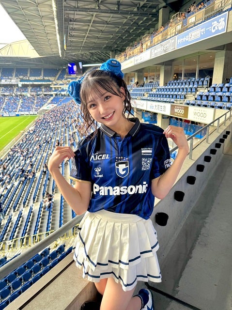 NMB48がガンバ大阪戦にてライブパフォーマンス！勝利に塩月希依音が歓喜 ユニ姿も披露