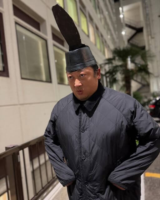 上地雄輔のお友達はまさかの平安貴族！？ 立派な烏帽子がとてもお似合い