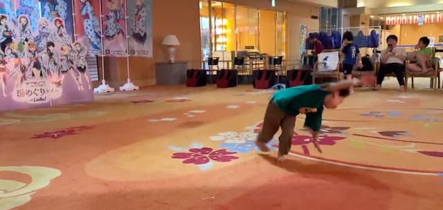 「息子が独学ブレイクダンス始めました。」エハラマサヒロが息子のダンスをシェア