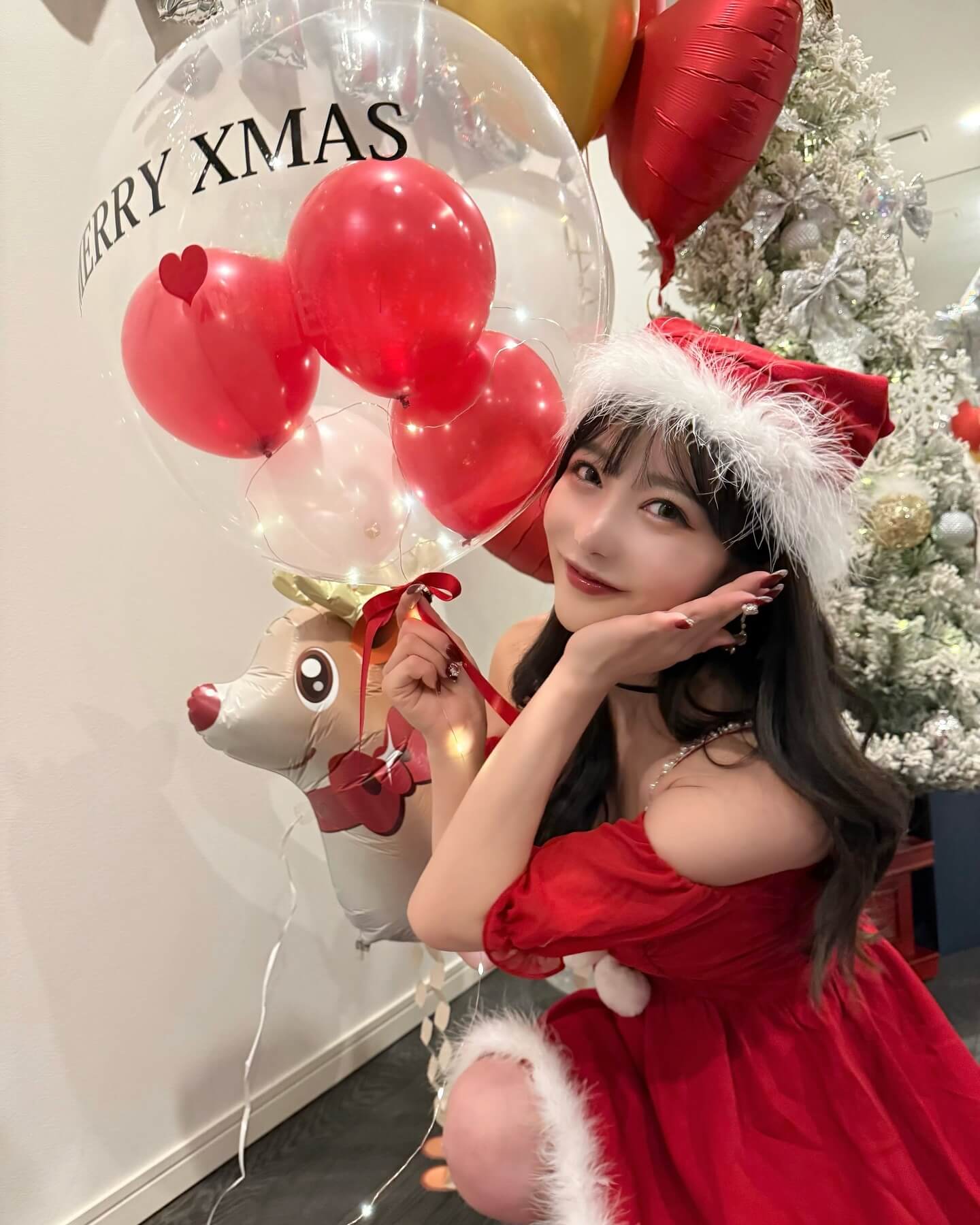 あの若手美人女社長の大野茜里が可愛いサンタクロースショットを公開！