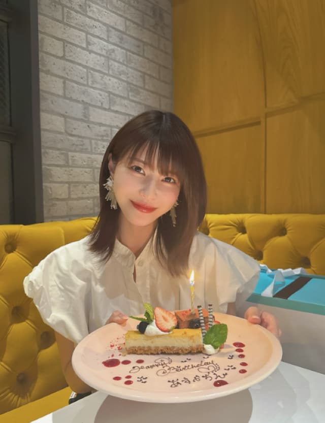 岸明日香が幸せな誕生月を過ごす「愛情いっぱい返せるように精進していきます」