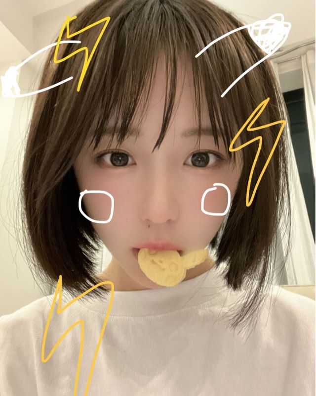 超人気インフルエンサー クッキー咥えた