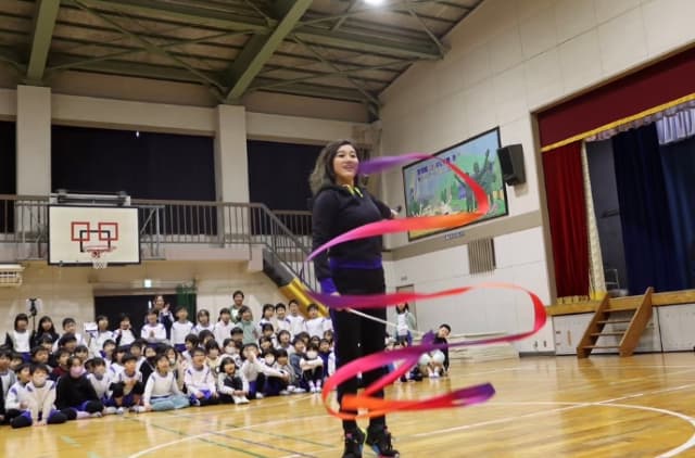 「楽しい時間でした」元フェアリージャパン・松原梨恵が地元の小中学校を訪れる