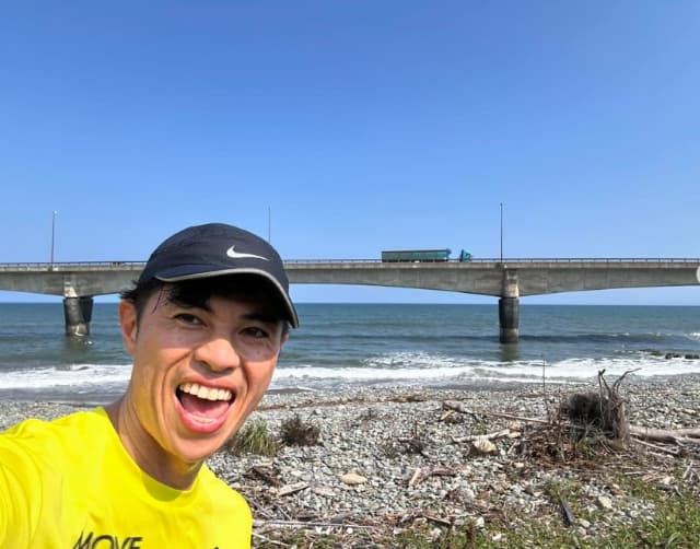 お笑い芸人 小島よしお ランニング！「合間にラン☀️」