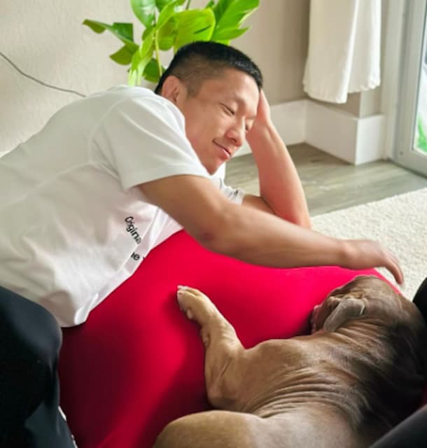 堀口恭司　一緒に寝たがる愛犬にほっこり