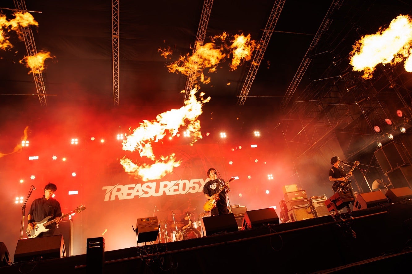 「おかえり！!！」 ”16年ぶり”  あの大人気バンドがフェスの大トリで会場中を沸かす！