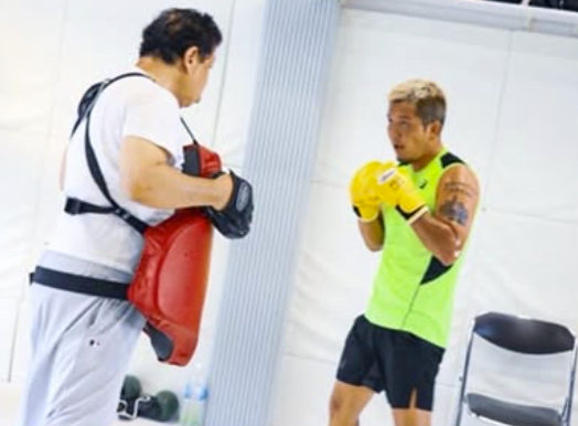 「素っ裸おるぞwww」皇治のトレーニング中の一幕にファン爆笑