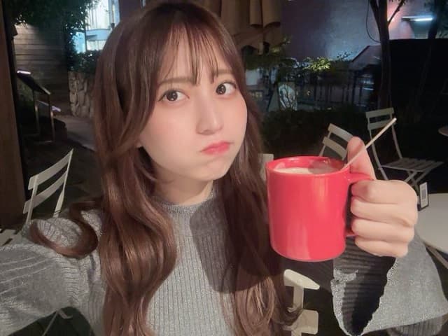 タレント 竹内星菜がお友達と夜カフェを満喫！秋らしいファッションを投稿