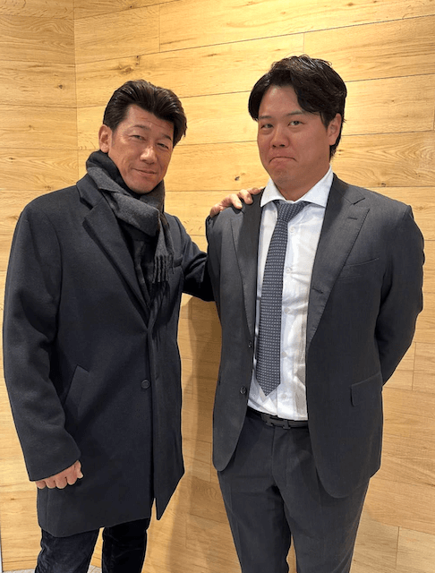 「ヨ・ロ・シ・ク！！」上茶谷大河、三浦監督とのツーショットを公開