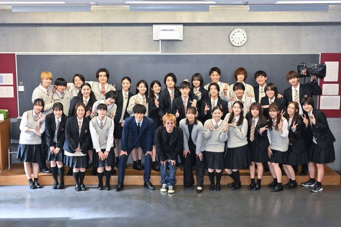 ONE OK ROCK　話題のドラマのキャストと共演ショット公開！！新曲へのコメントも殺到