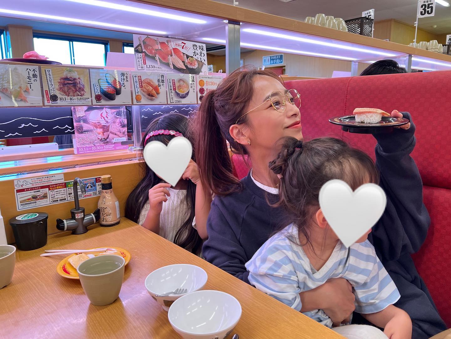 近藤千尋オフモードで子ども達と回転寿司を満喫🍣